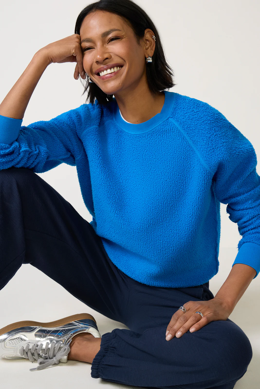 Tops & Sweatshirts